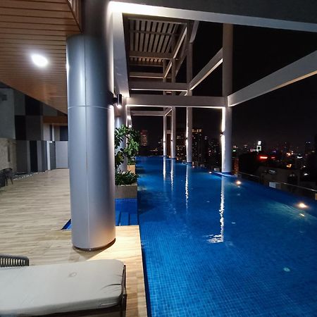 Lx 39A Balcony Klcc View 1 Bedroom Infinity Pool Kuala Lumpur Exteriör bild