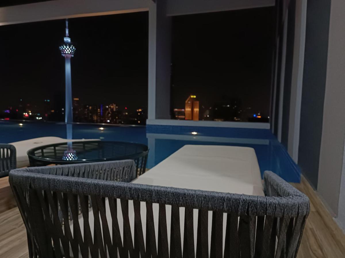 Lx 39A Balcony Klcc View 1 Bedroom Infinity Pool Kuala Lumpur Exteriör bild