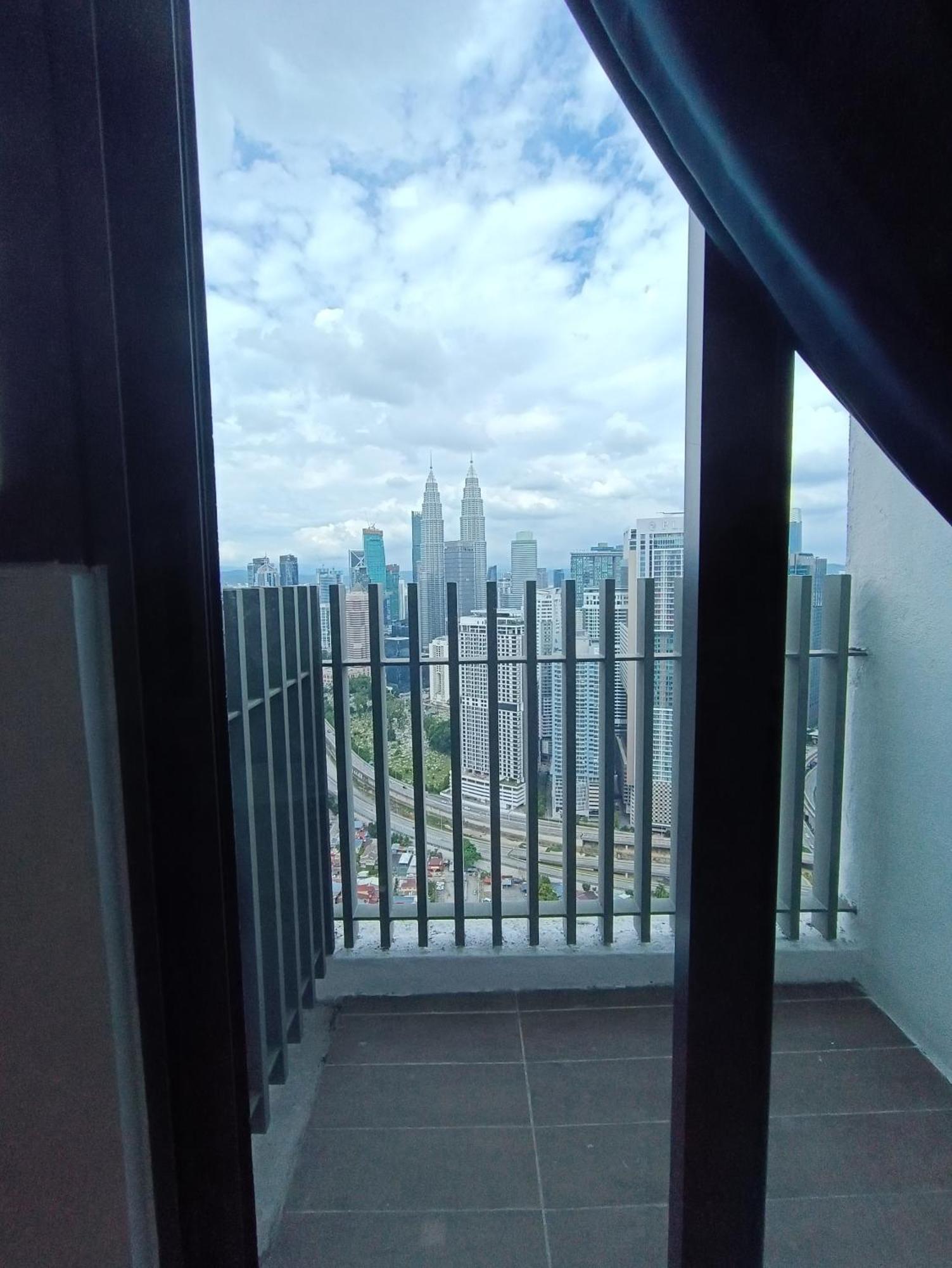 Lx 39A Balcony Klcc View 1 Bedroom Infinity Pool Kuala Lumpur Exteriör bild