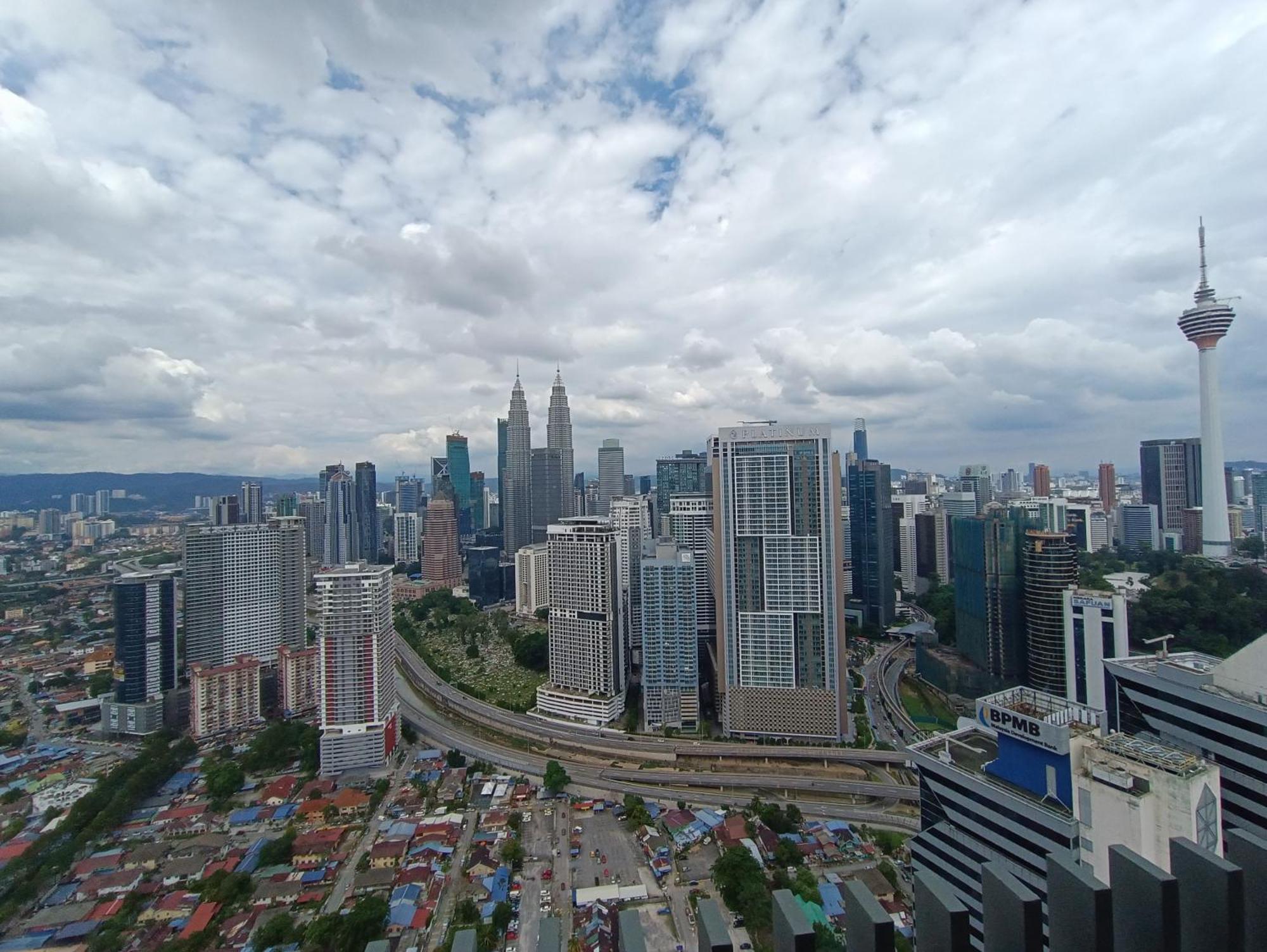 Lx 39A Balcony Klcc View 1 Bedroom Infinity Pool Kuala Lumpur Exteriör bild